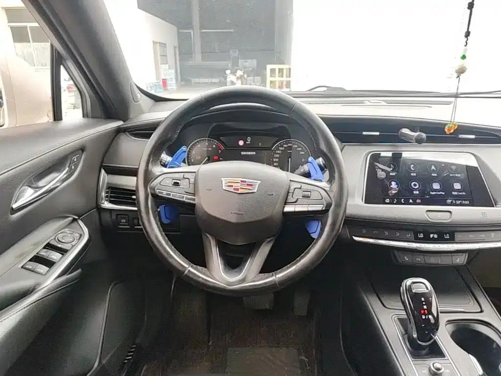 Cadillac XT4 2020 28T Two-Wheel Drive Premium Edition — миниатюра 11