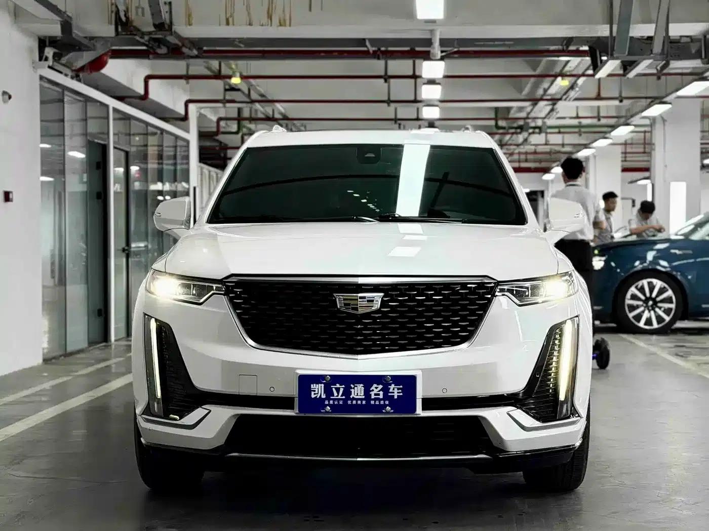 Cadillac XT6 2022 2.0T Six-Seat Two-Wheel Drive Luxury — миниатюра 2