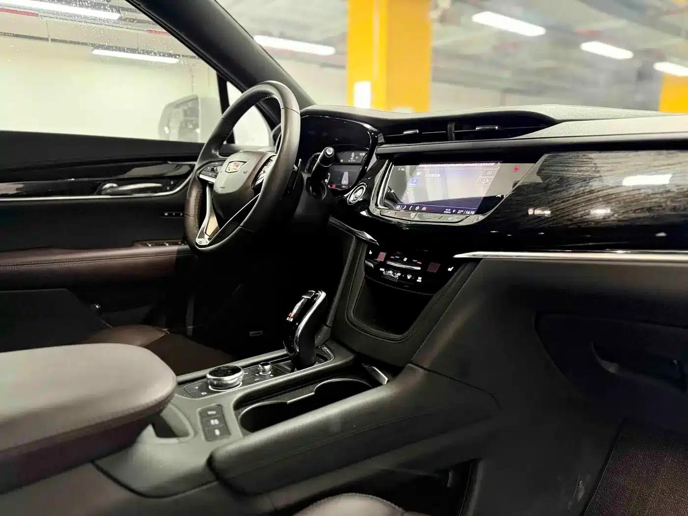 Cadillac XT6 2022 2.0T Six-Seat Two-Wheel Drive Luxury — миниатюра 11