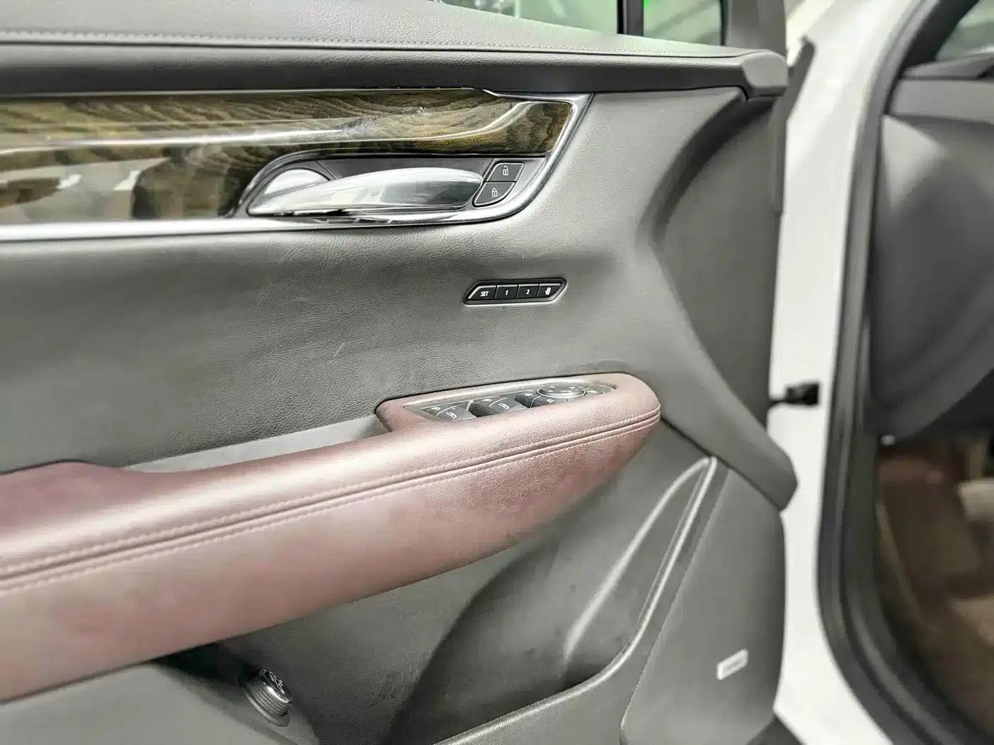 Cadillac XT6 2022 2.0T Six-Seat Two-Wheel Drive Luxury — миниатюра 7
