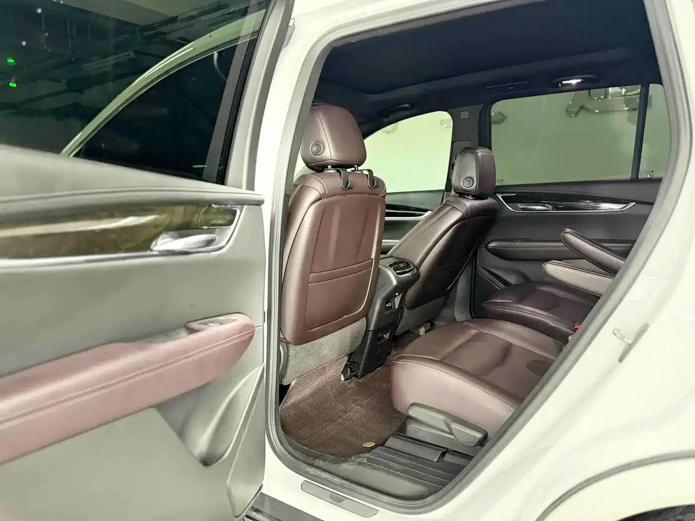Cadillac XT6 2022 2.0T Six-Seat Two-Wheel Drive Luxury — миниатюра 9