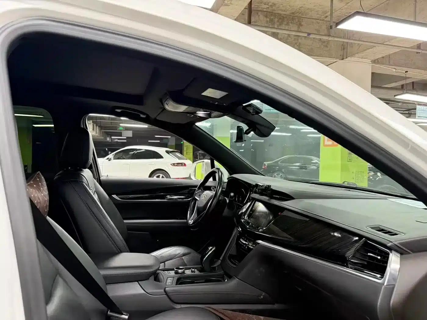 2020 Cadillac XT6 28T Six-Seat AWD Luxury — миниатюра 7