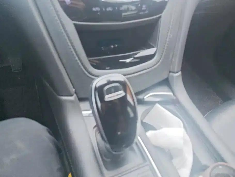 Cadillac XT6 2021 28T Six-Seat AWD Luxury — миниатюра 16