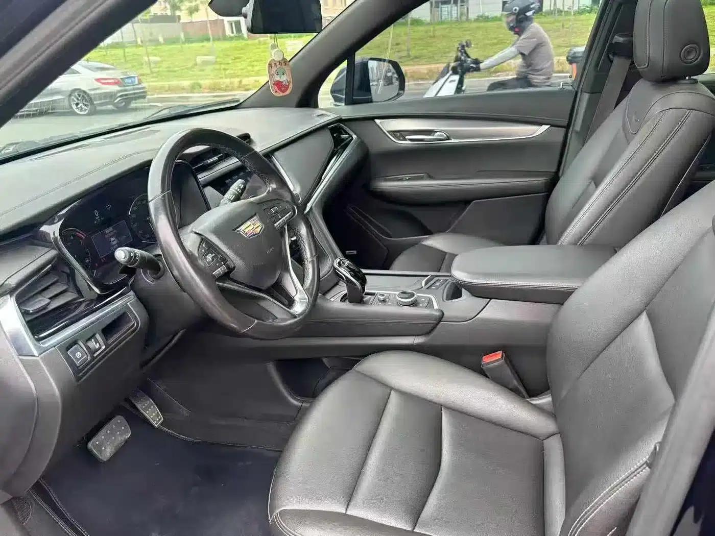 Cadillac XT6 2021 28T Six-Seat AWD Fashion Edition — миниатюра 4