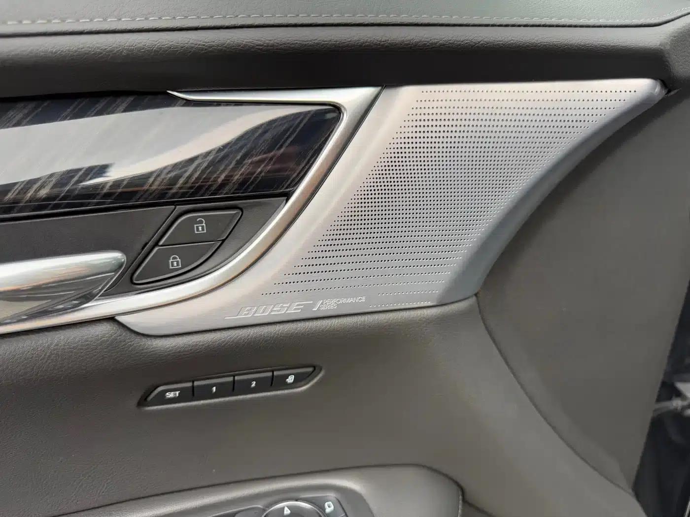 Cadillac XT6 2022 2.0T Six-Seat AWD Luxury — миниатюра 13