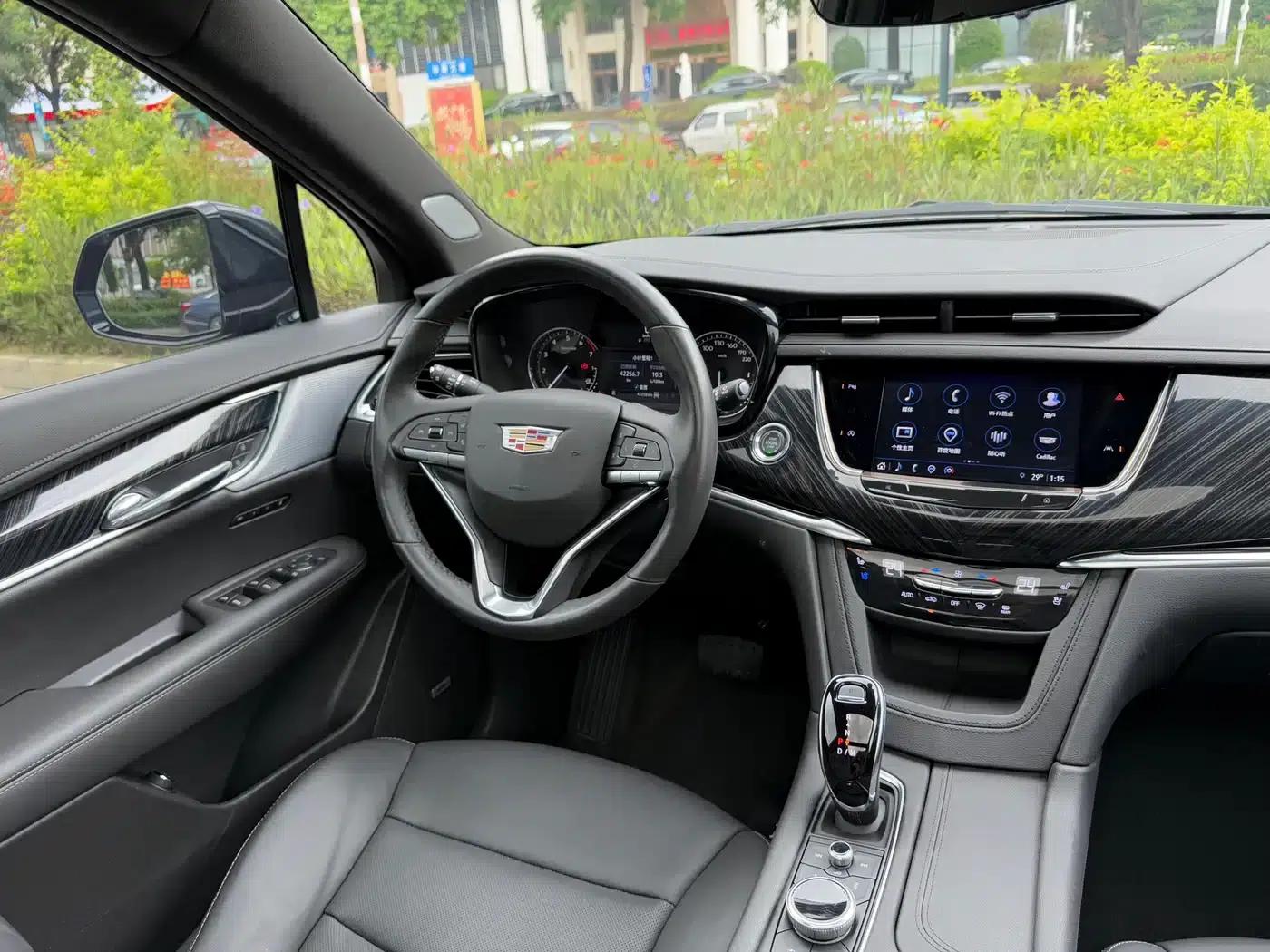 Cadillac XT6 2022 2.0T Six-Seat AWD Luxury — миниатюра 20
