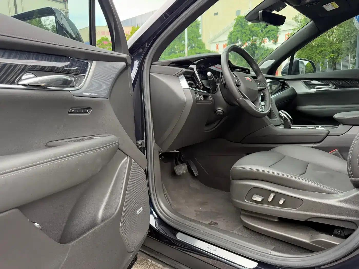 Cadillac XT6 2022 2.0T Six-Seat AWD Luxury — миниатюра 9