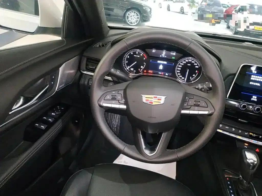 2023 Cadillac CT4 25T Luxury — миниатюра 11