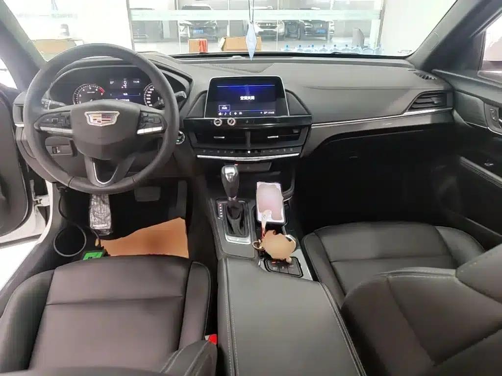 Cadillac CT4 2021 28T Fashion Edition — миниатюра 10