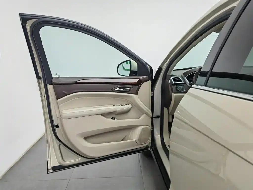 2012 Cadillac SRX 3.0L Luxury — миниатюра 8