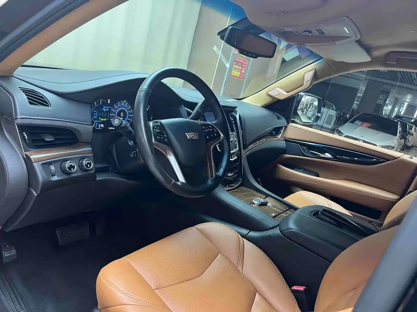 2017 Cadillac Escalade 6.2L US Spec — миниатюра 5