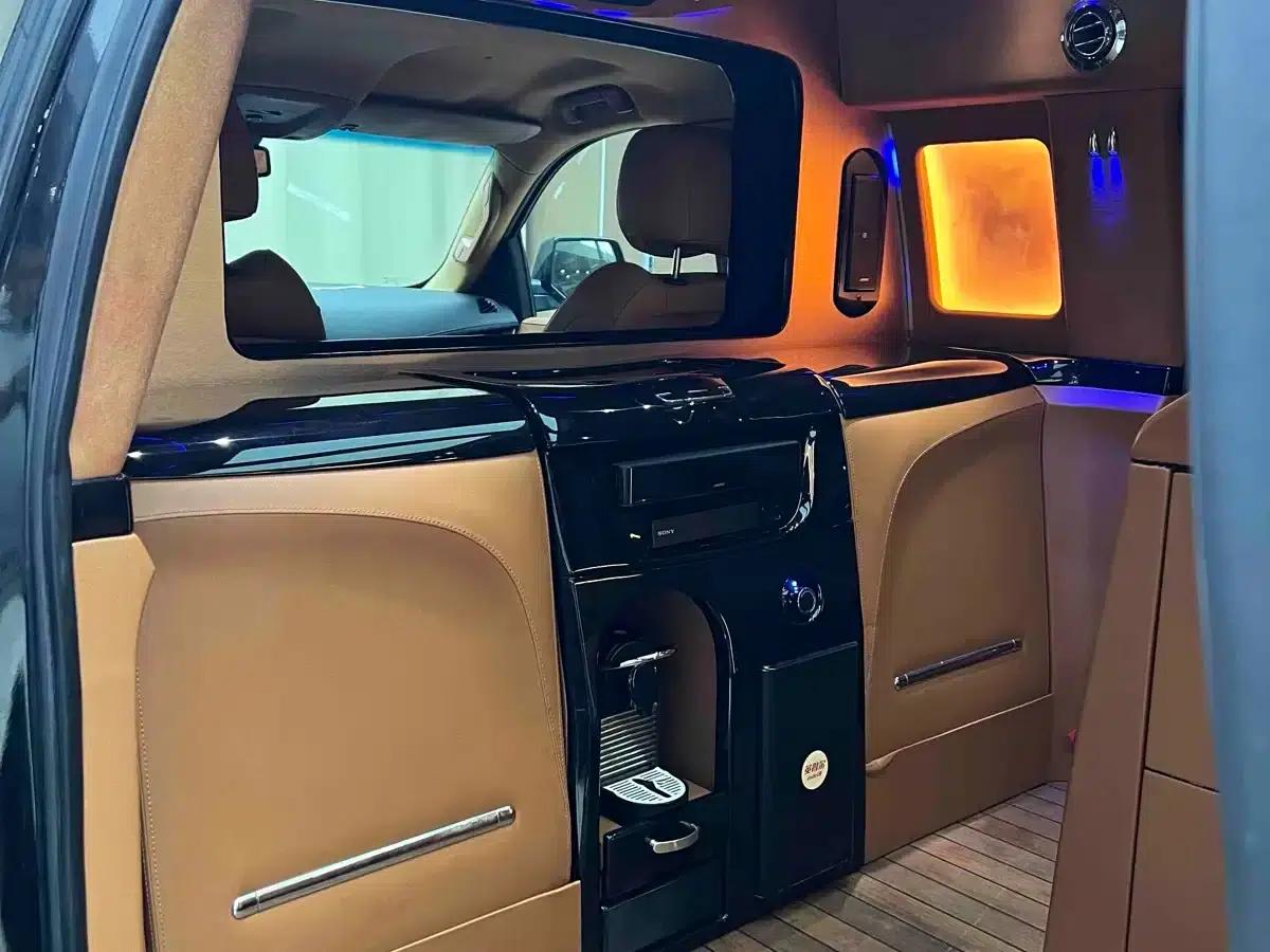 2017 Cadillac Escalade 6.2L US Spec — миниатюра 6