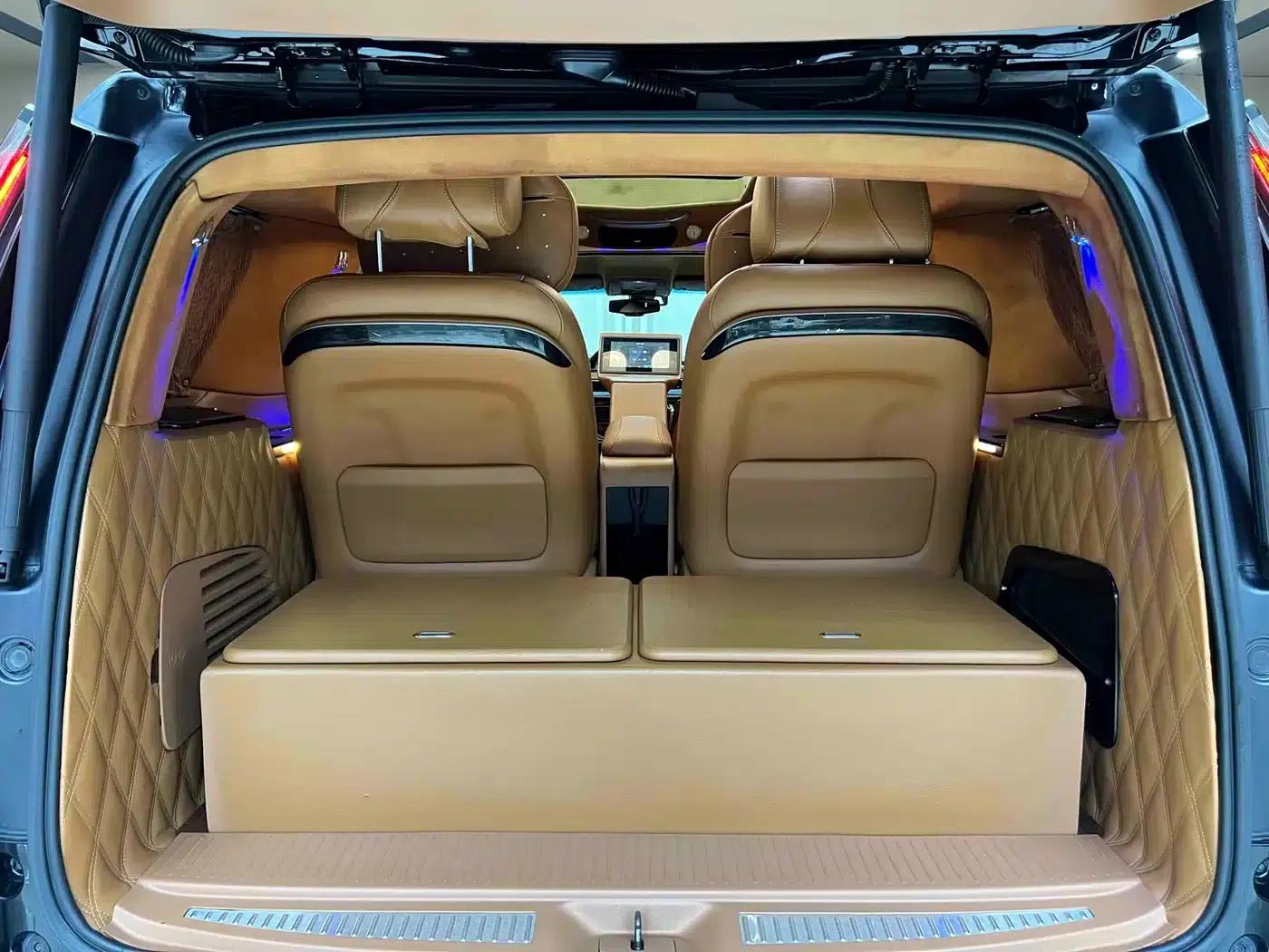 2017 Cadillac Escalade 6.2L US Spec — миниатюра 7