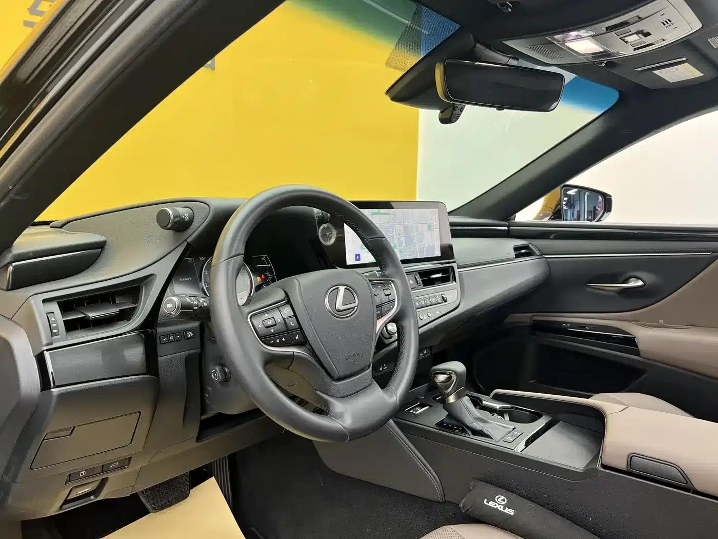 Lexus ES 2023 200 Premium Edition — миниатюра 4