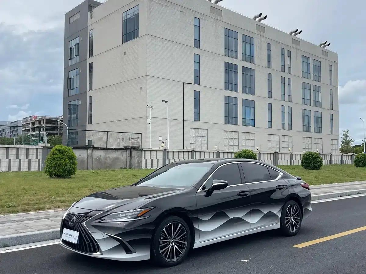 Lexus ES 2021 300h Premium Edition — миниатюра 1