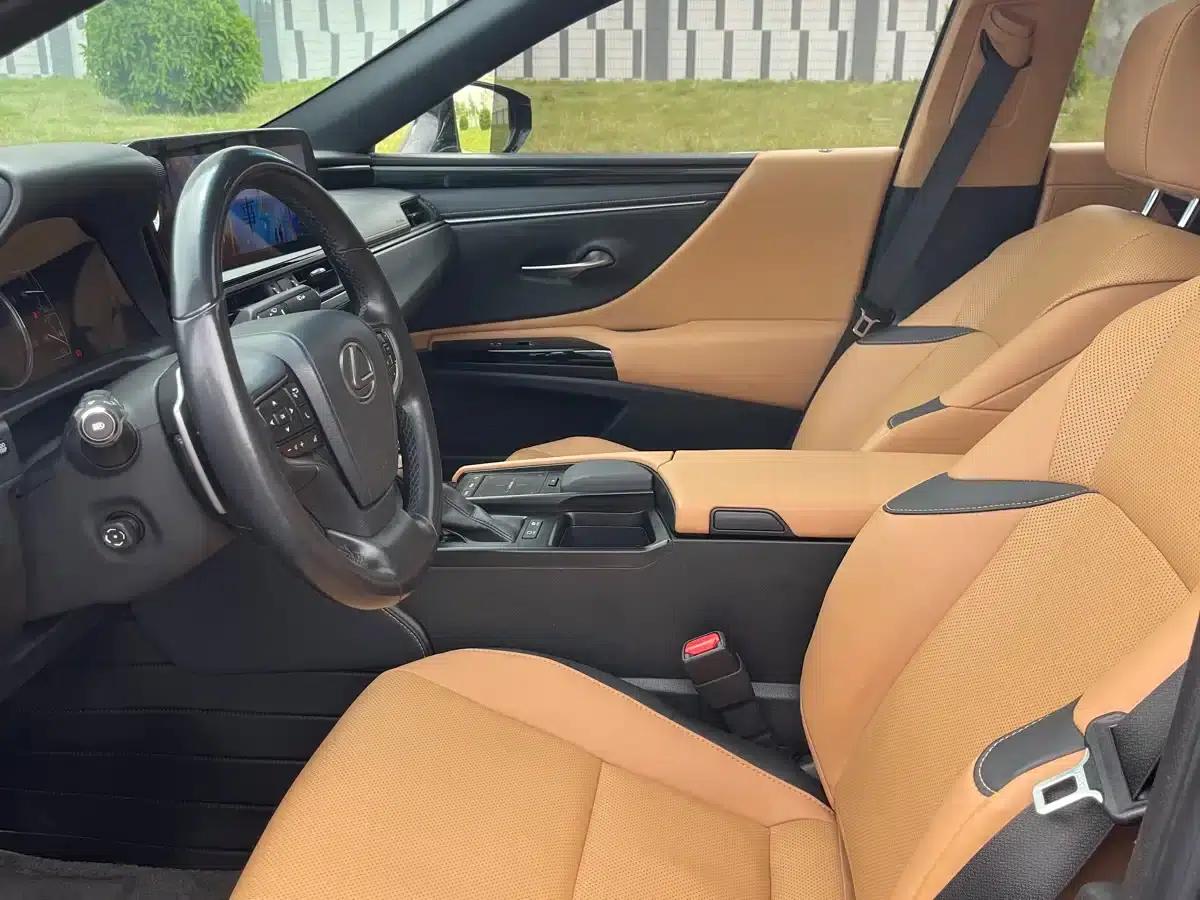 Lexus ES 2021 300h Premium Edition — миниатюра 4