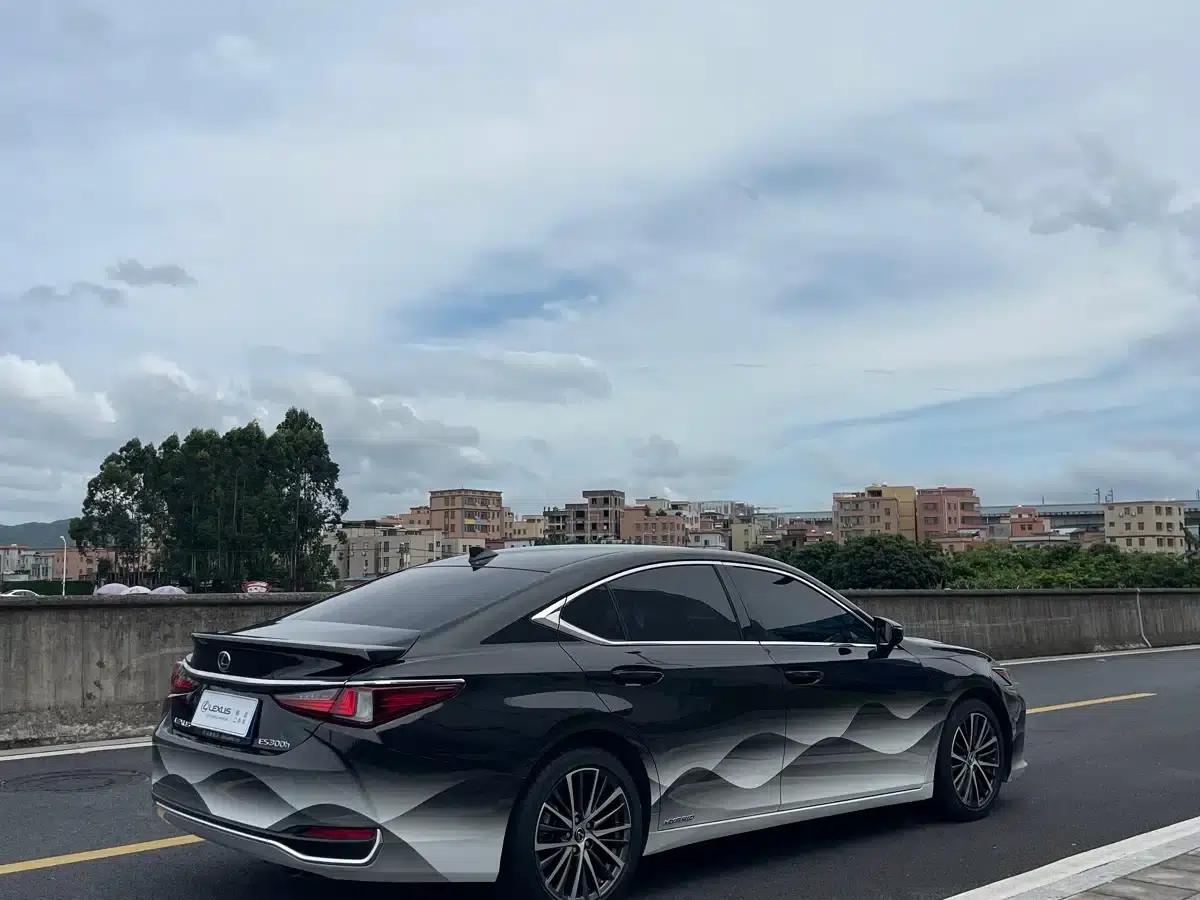 Lexus ES 2021 300h Premium Edition — миниатюра 9