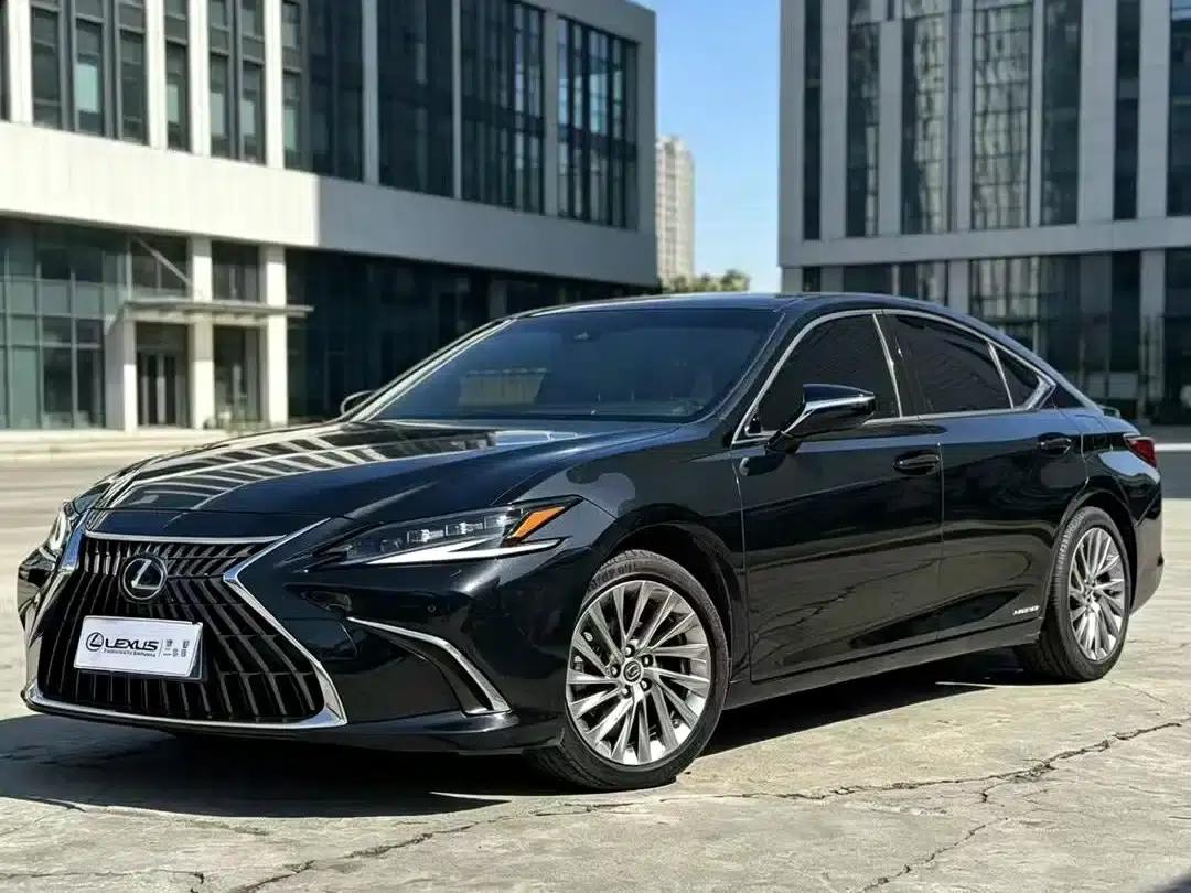 Lexus ES 2021 300h Executive Edition — миниатюра 1