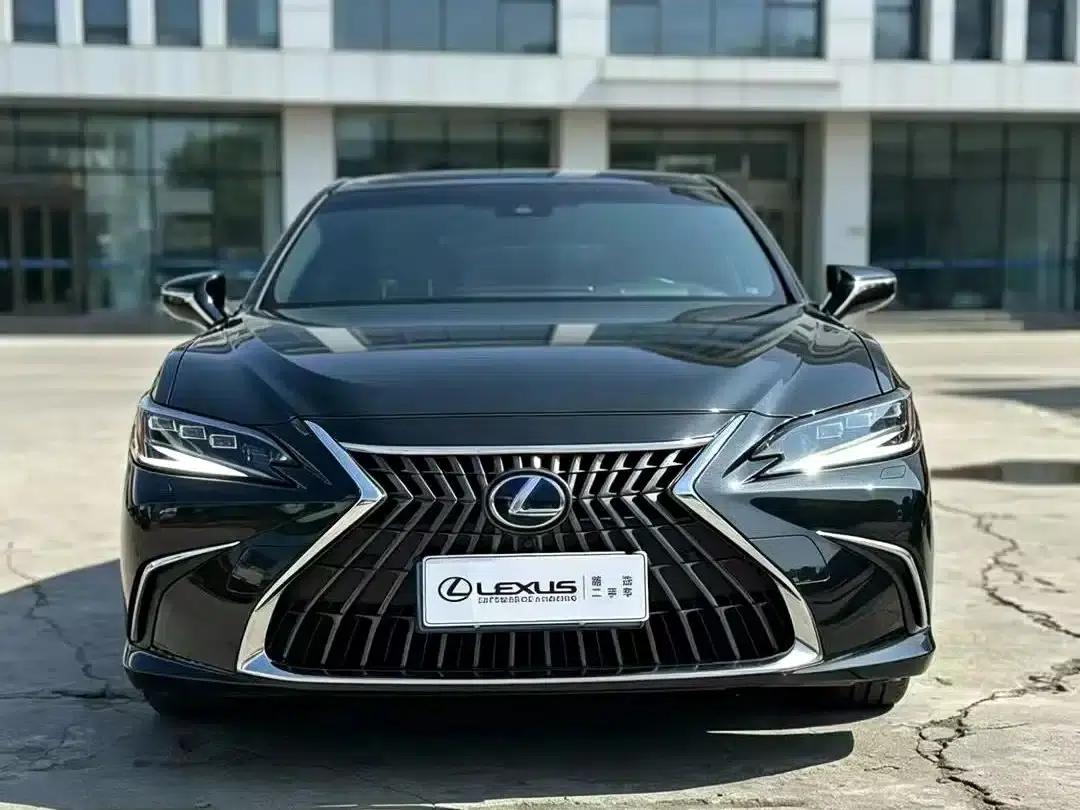 Lexus ES 2021 300h Executive Edition — миниатюра 2