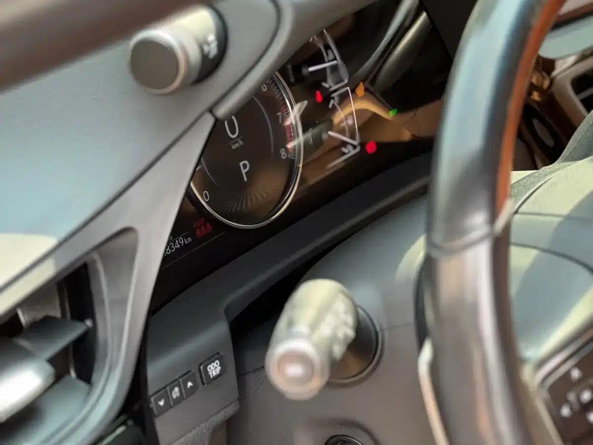 Lexus ES 2022 200 Luxury Edition — миниатюра 16