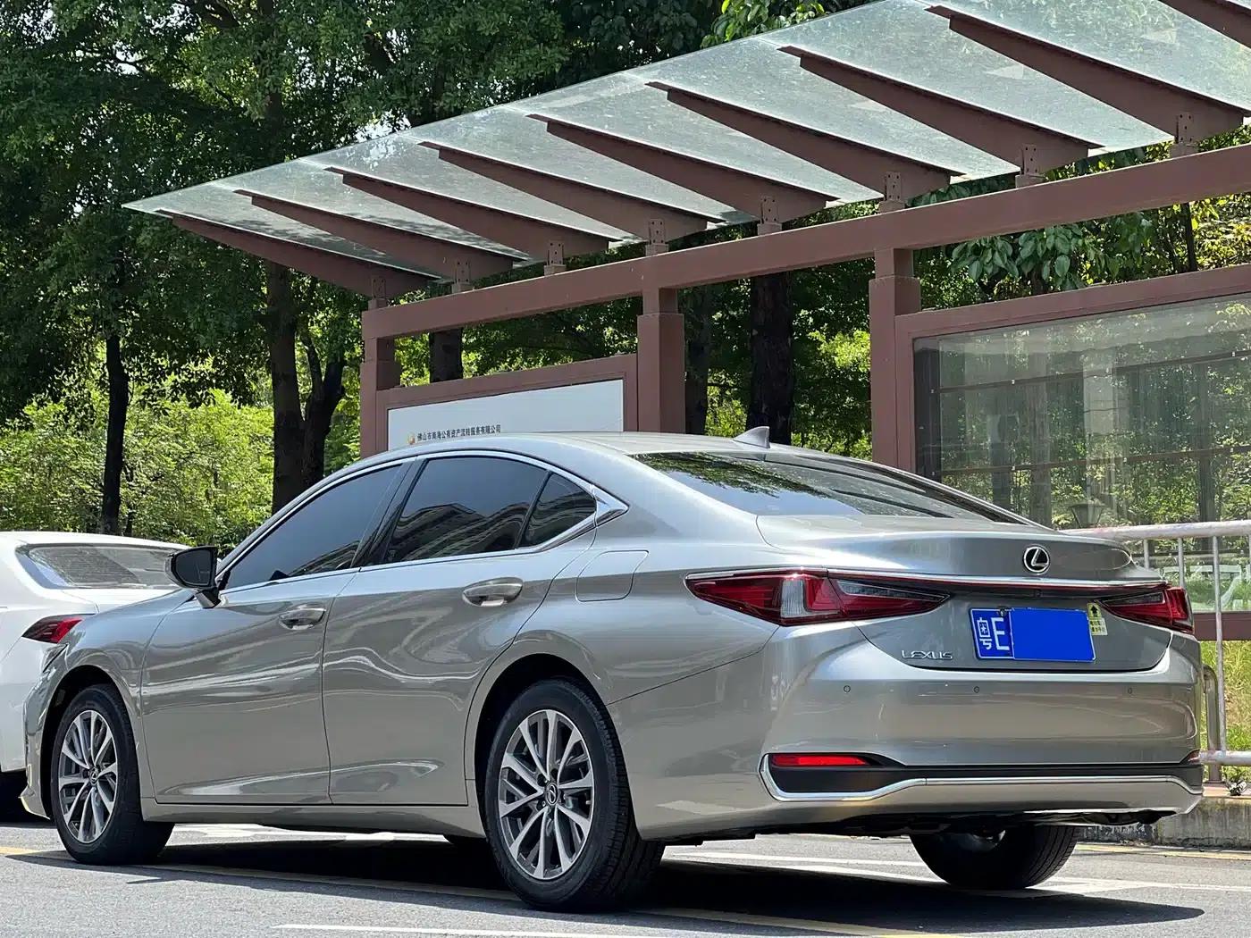 Lexus ES 2022 200 Luxury Edition — миниатюра 25