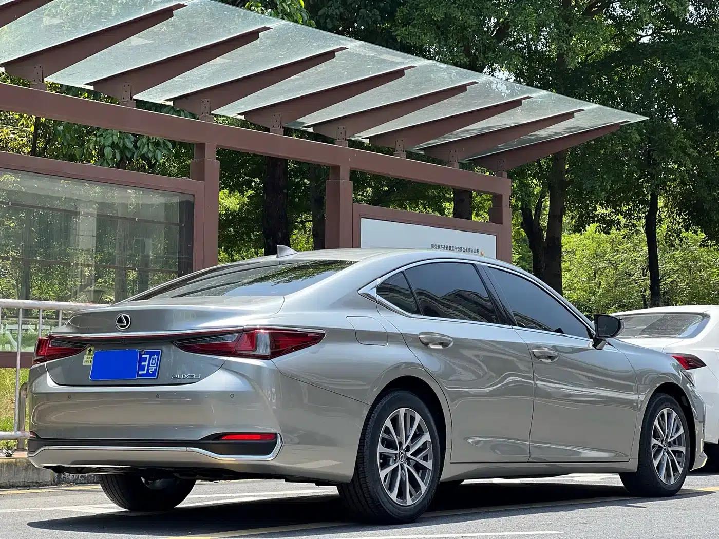 Lexus ES 2022 200 Luxury Edition — миниатюра 26