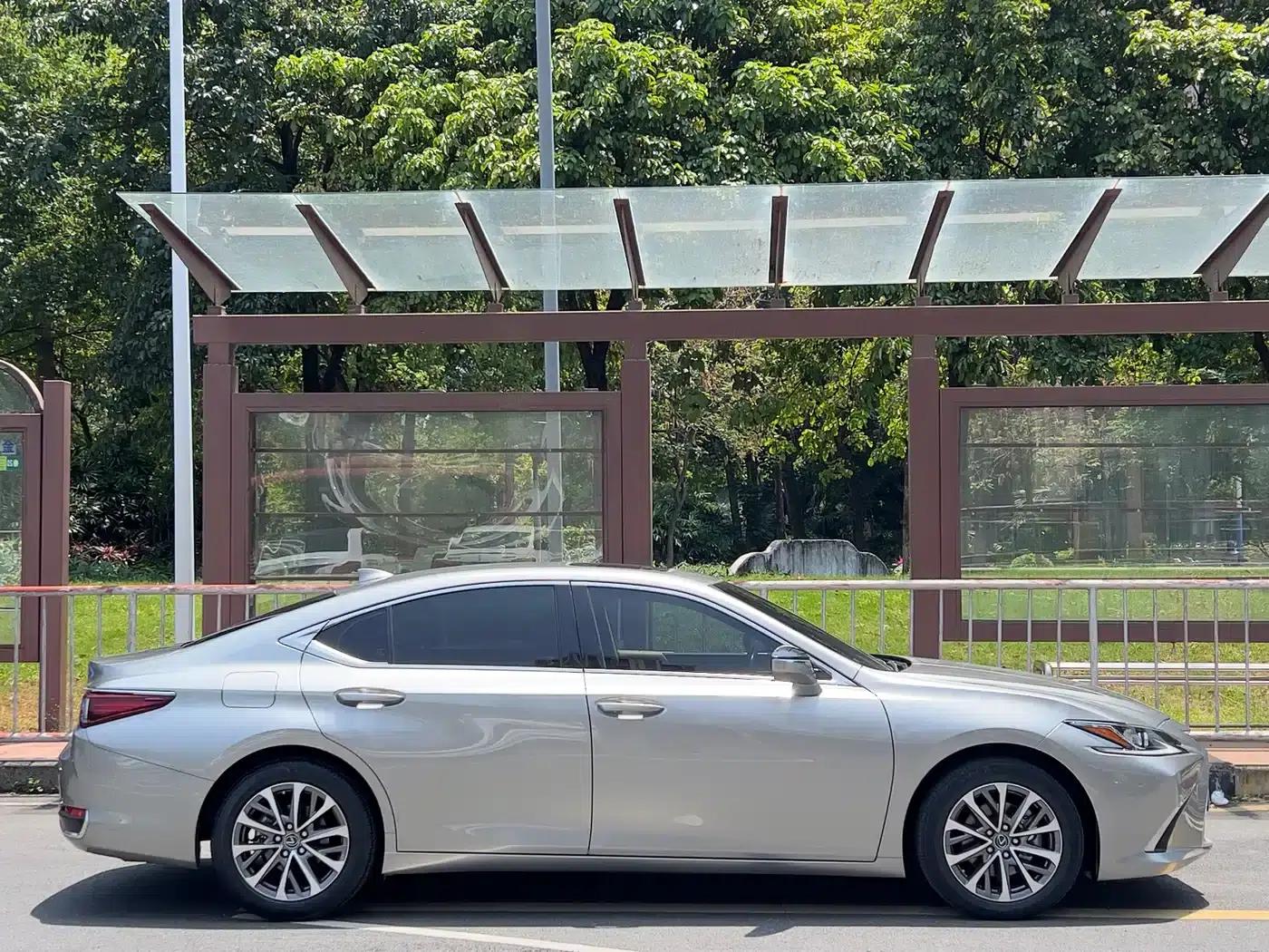 Lexus ES 2022 200 Luxury Edition — миниатюра 5