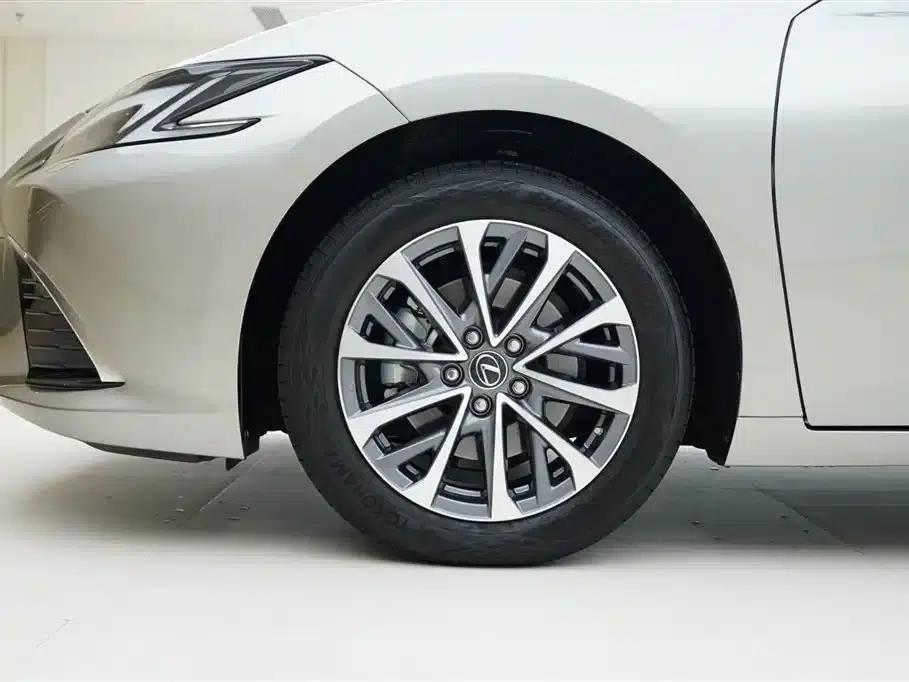 Lexus ES 2025 200 Premium Edition — миниатюра 16