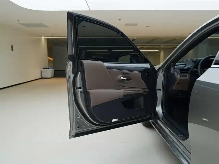 Lexus ES 2025 200 Premium Edition — миниатюра 17