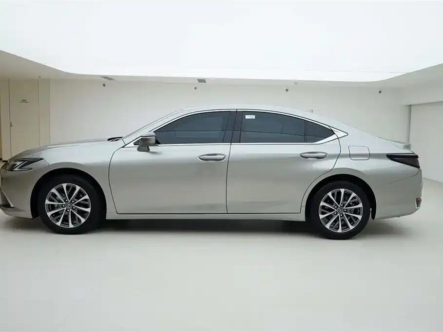 Lexus ES 2025 200 Premium Edition — миниатюра 3