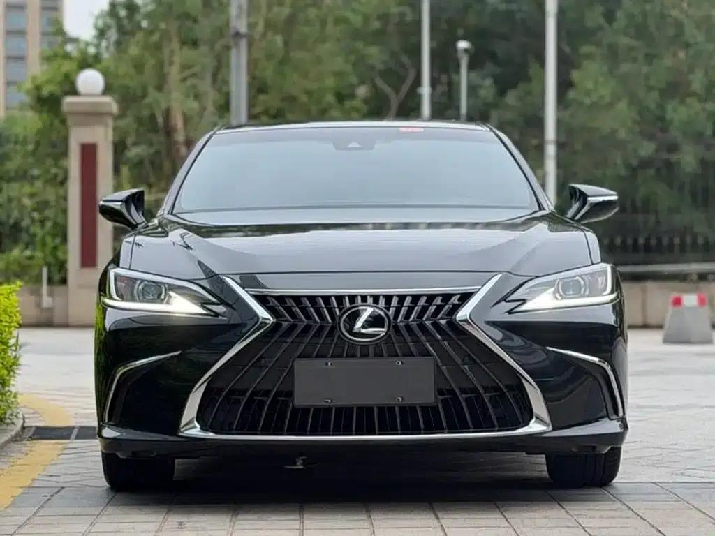 Lexus ES 2023 200 Premium Edition — миниатюра 2