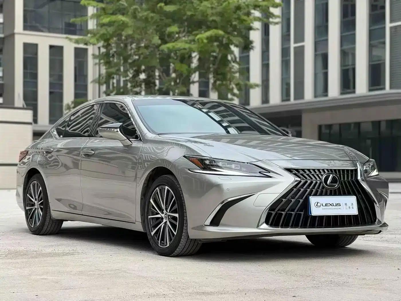 Lexus ES 2022 300h Premium Edition — миниатюра 3