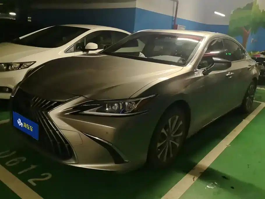 Lexus ES 2021 Model 200 Premium Edition — миниатюра 1