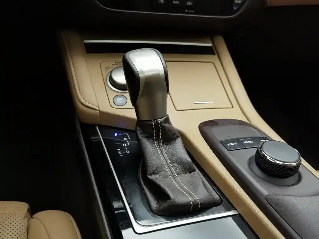 Lexus ES 2015 300h Comfort Edition — миниатюра 13