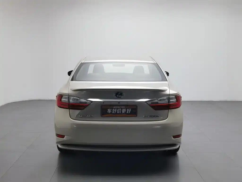 Lexus ES 2015 300h Comfort Edition — миниатюра 4