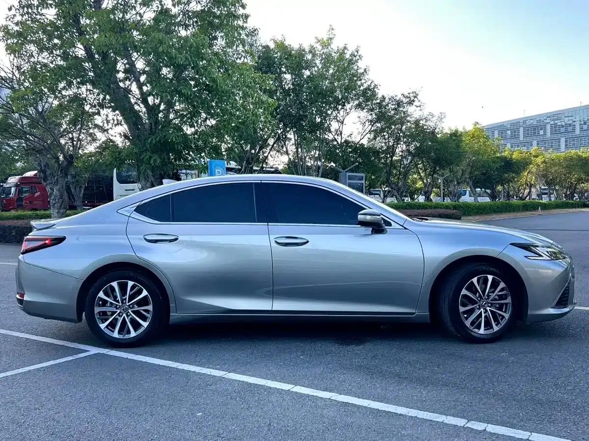 Lexus ES 2025 300h Premium Edition — миниатюра 5