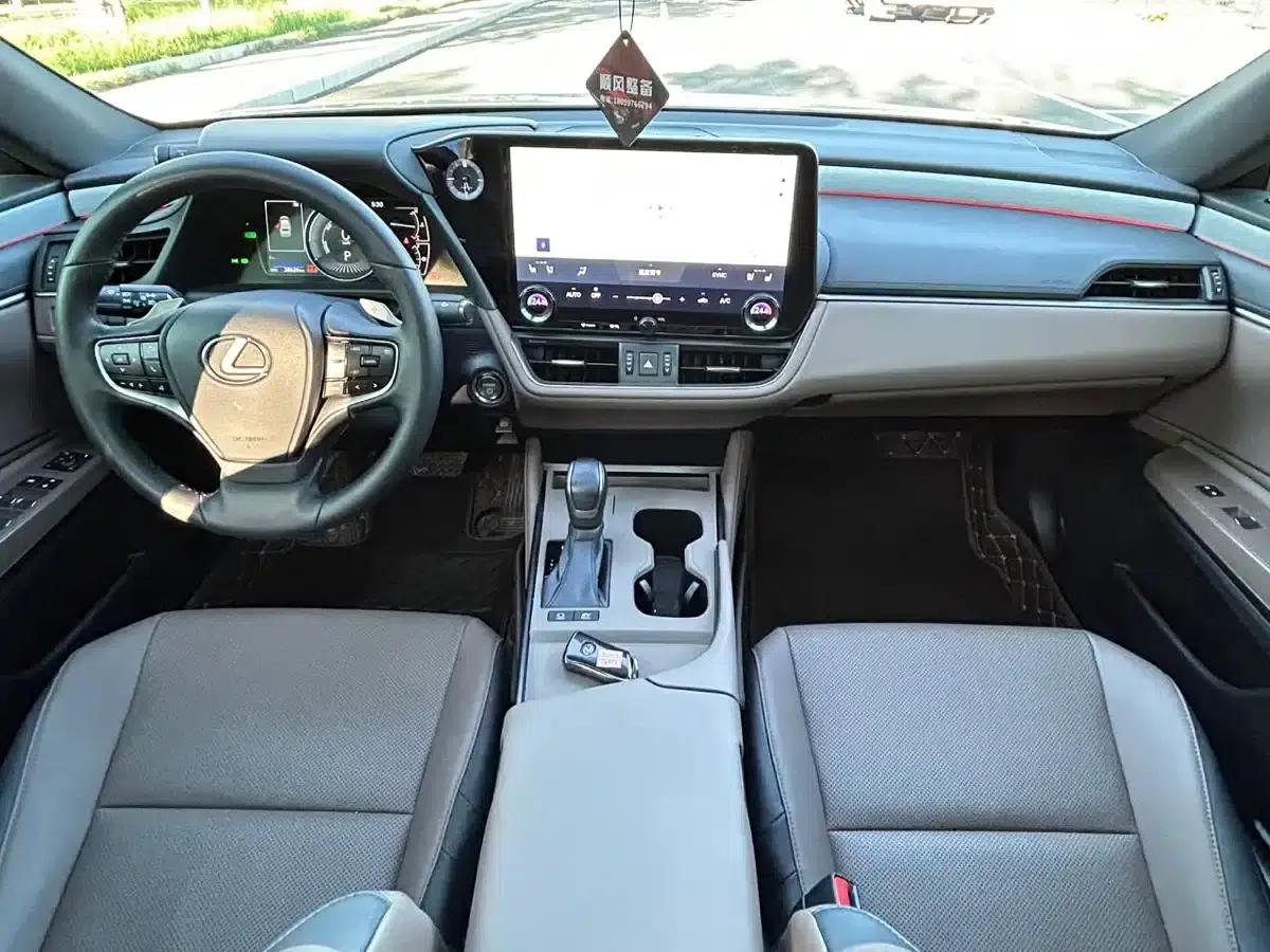 Lexus ES 2025 300h Premium Edition — миниатюра 6
