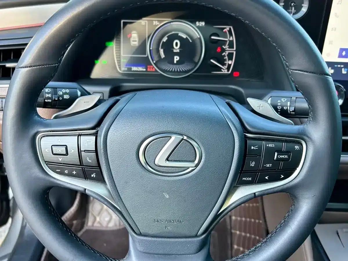 Lexus ES 2025 300h Premium Edition — миниатюра 8