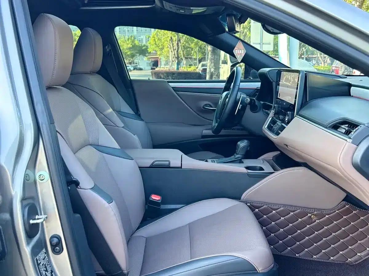 Lexus ES 2025 300h Premium Edition — миниатюра 10