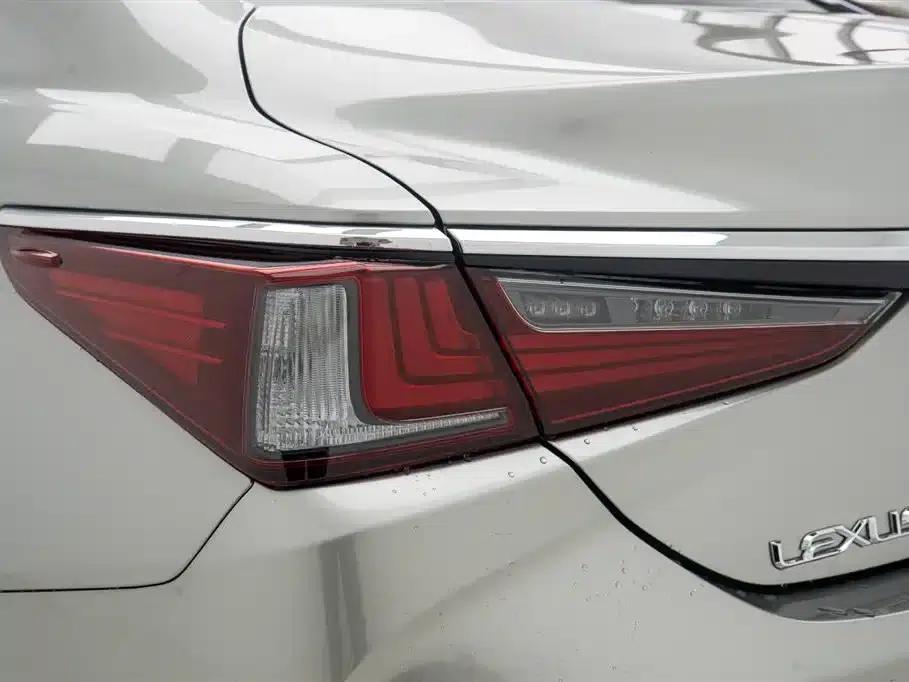 Lexus ES 2022 200 Premium Edition — миниатюра 11