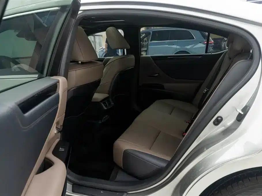 Lexus ES 2022 200 Premium Edition — миниатюра 17