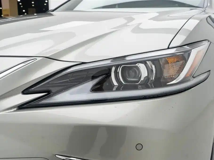 Lexus ES 2022 200 Premium Edition — миниатюра 10
