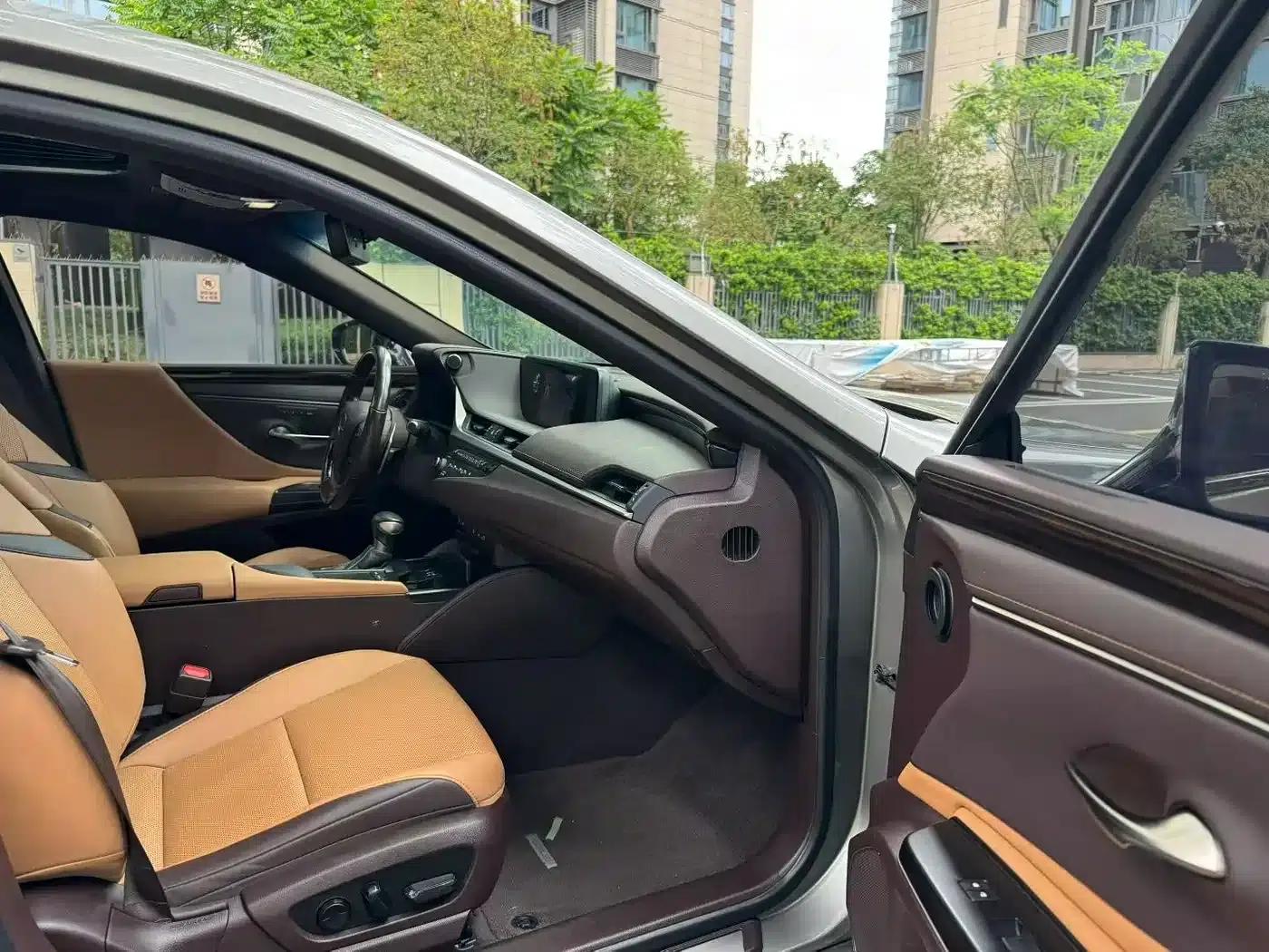 Lexus ES 2020 200 Luxury Edition — миниатюра 7
