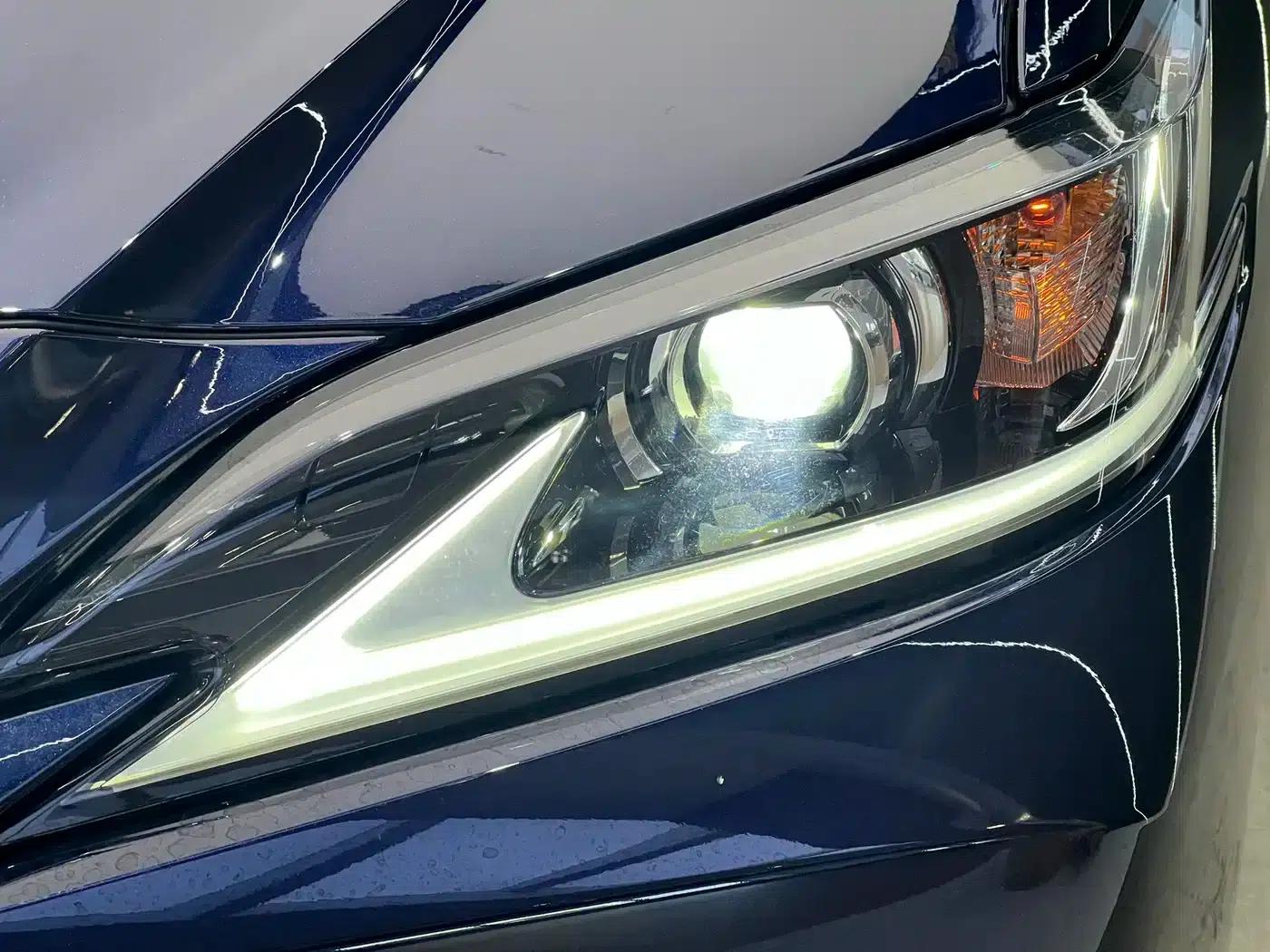 Lexus ES 2023 200 Premium Edition — миниатюра 9