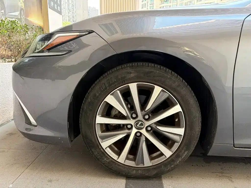 Lexus ES 2020 200 Excellence Edition — миниатюра 11