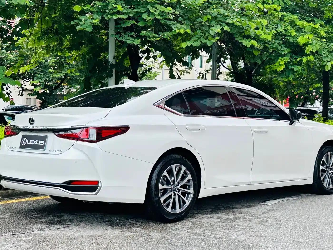 Lexus ES 2022 200 Premium Edition — миниатюра 4
