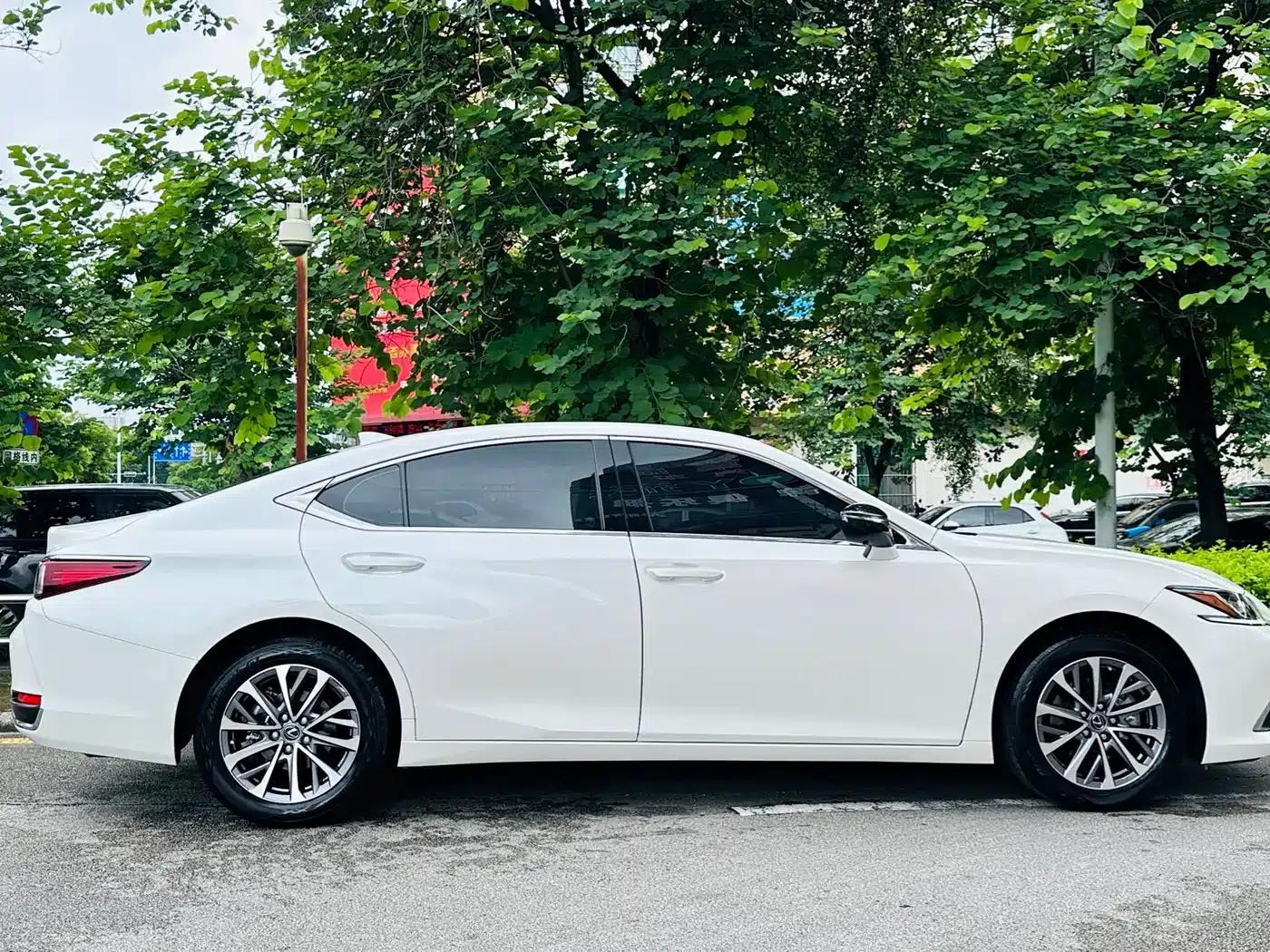 Lexus ES 2022 200 Premium Edition — миниатюра 5