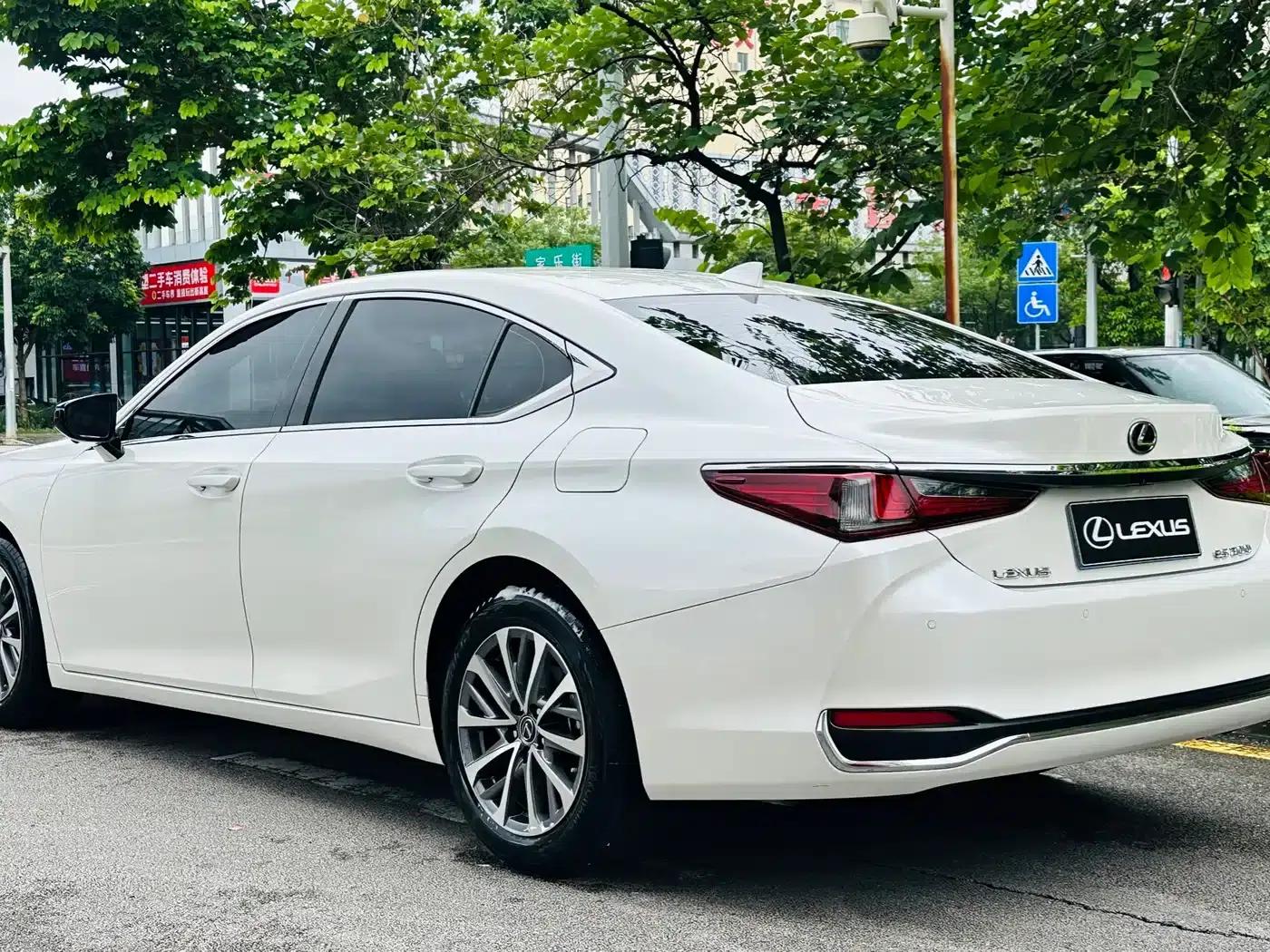 Lexus ES 2022 200 Premium Edition — миниатюра 6