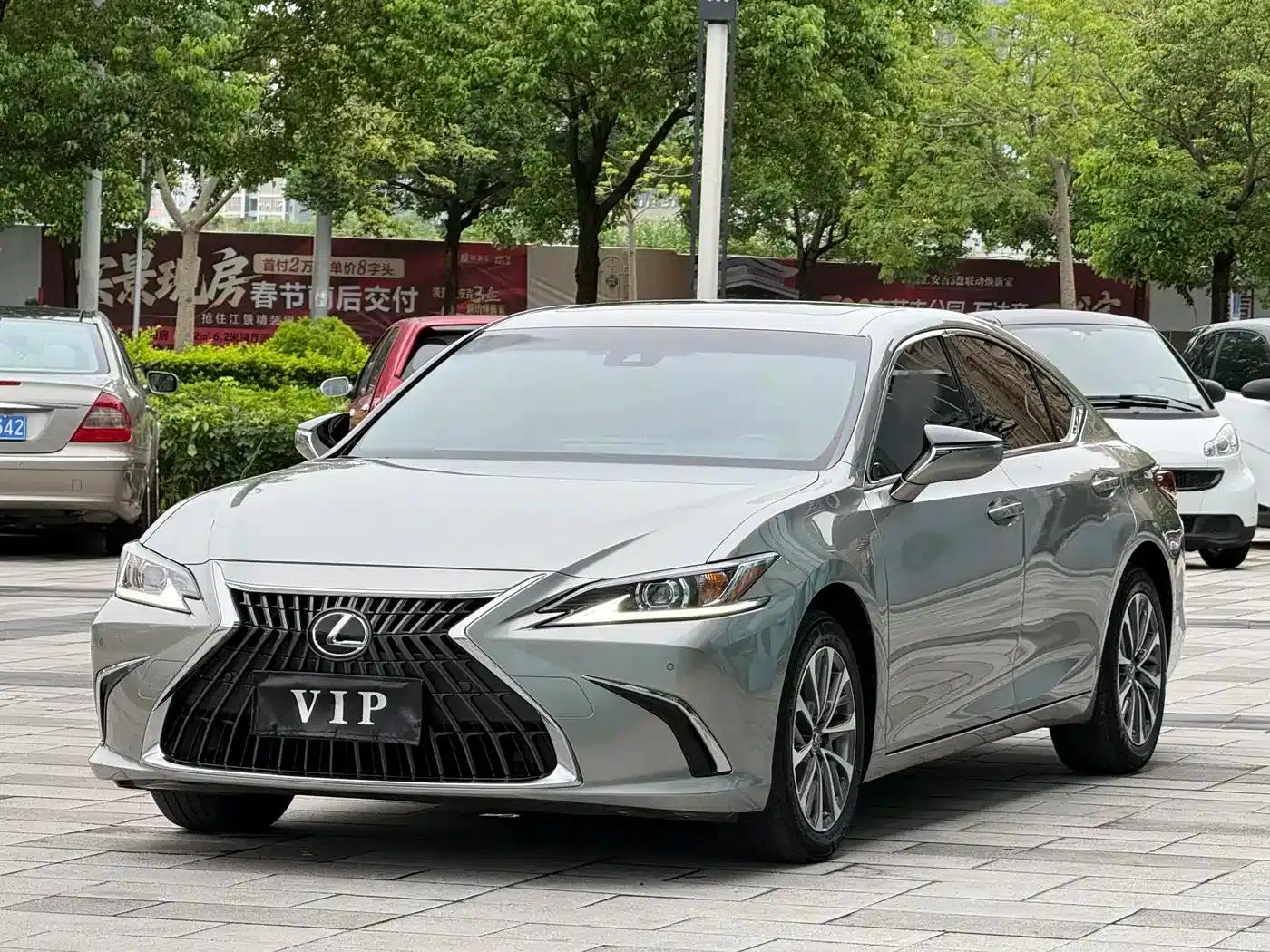 Lexus ES 2022 200 Premium Edition — миниатюра 1