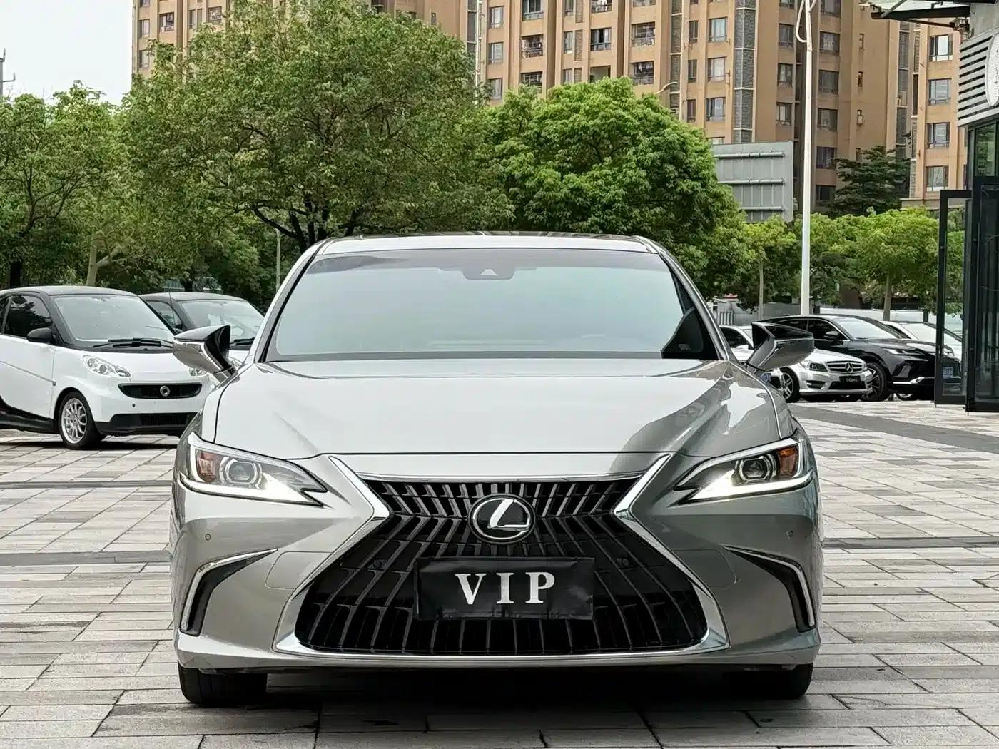Lexus ES 2022 200 Premium Edition — миниатюра 2
